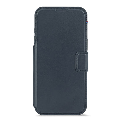 Decoded Navy Shadow Leather Detachable Wallet Case for iPhone 17 with MagSafe