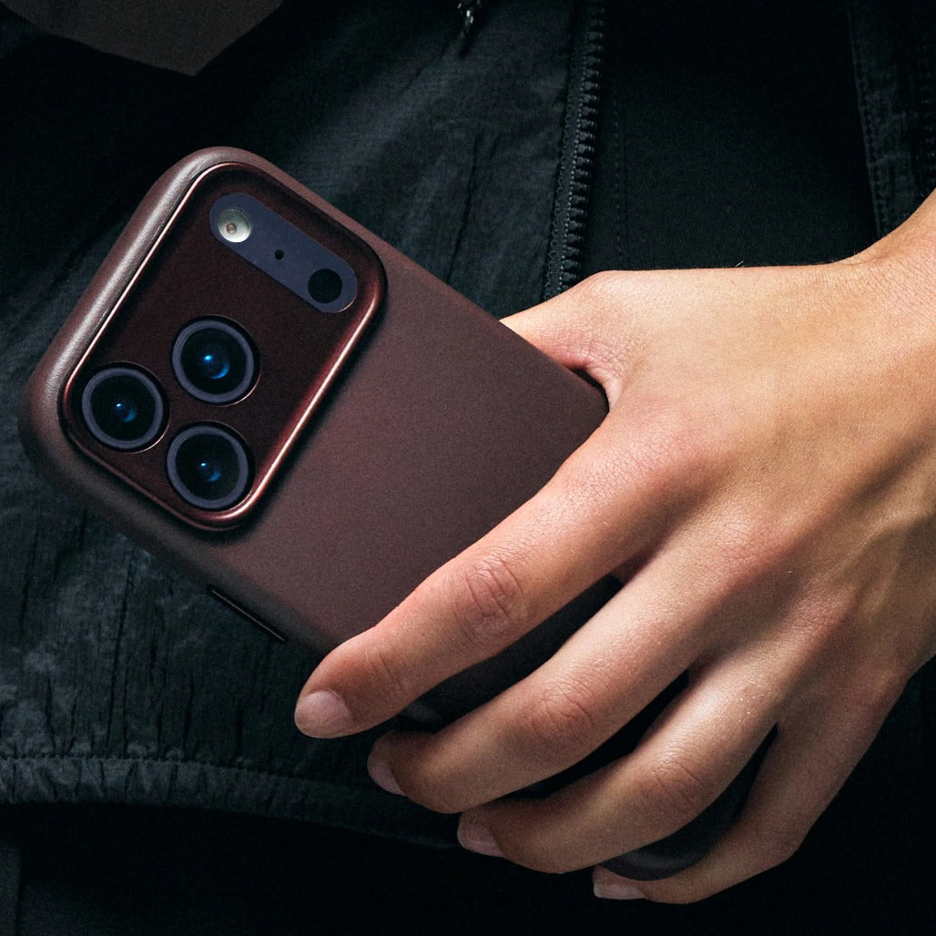 Decoded Leather Case | Chocolate Brown | iPhone 17 Pro / iPhone 17 Pro Max