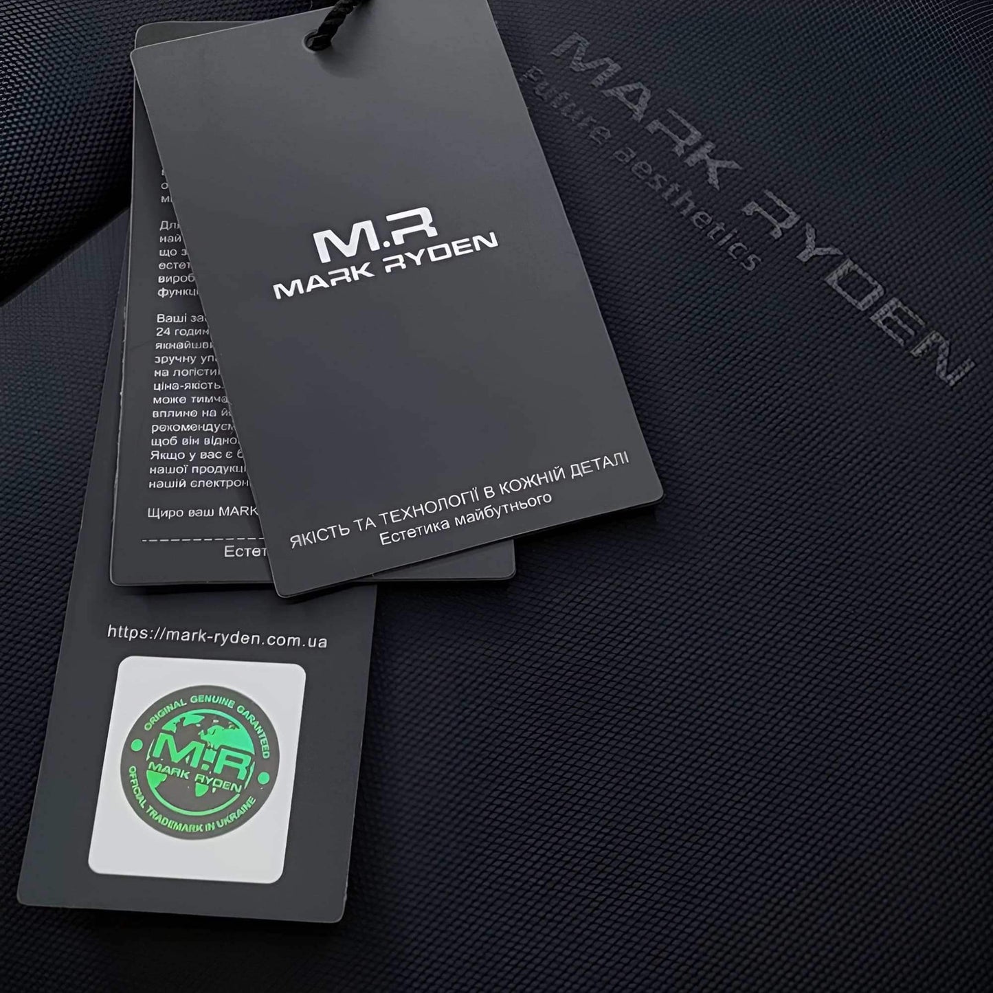 MARK RYDEN MR8712 Lightweight Crossbody Bag - Pixel Zones