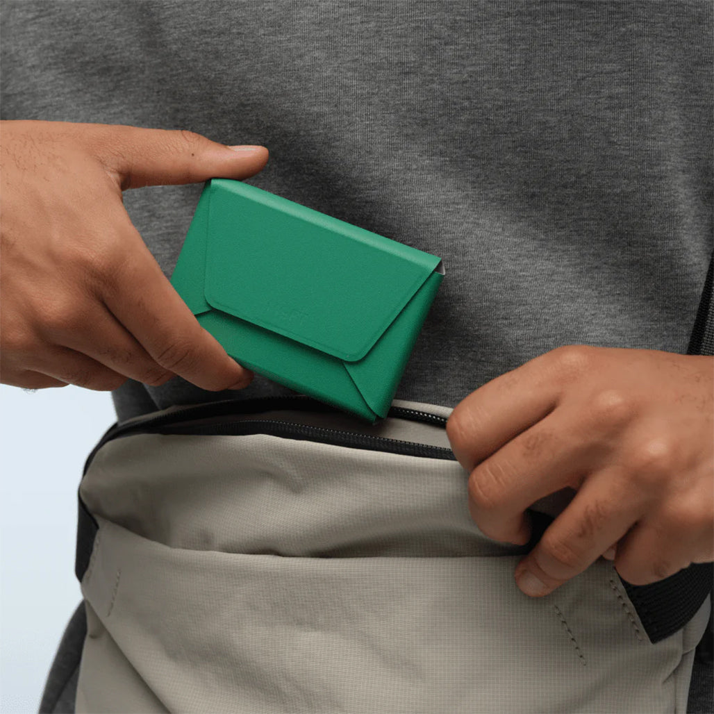 Moft Snap Field Wallet With Stand