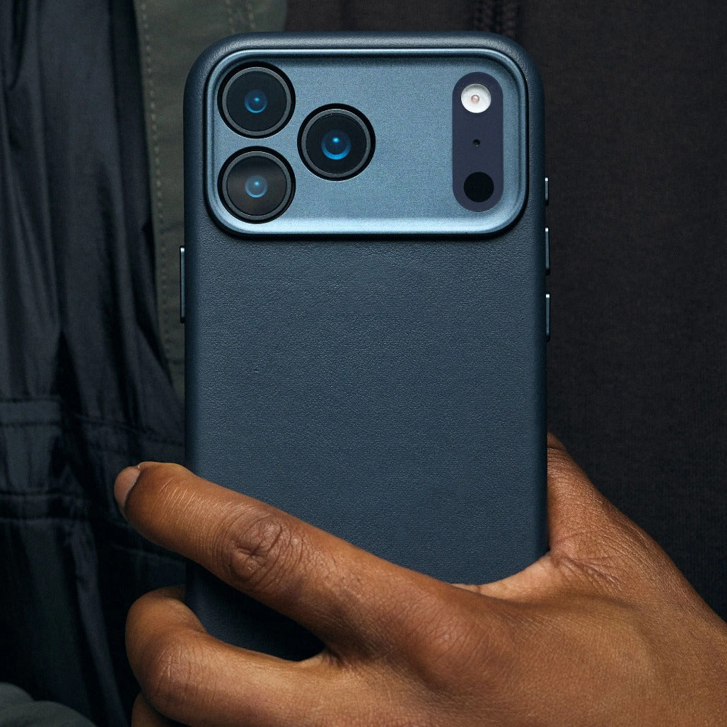 Decoded Leather Detachable Wallet Case | Navy Shadow | iPhone 17 Pro