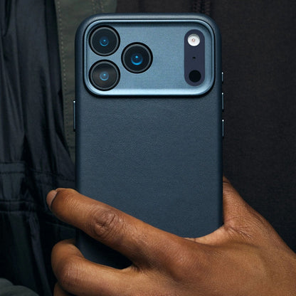 Decoded Leather Detachable Wallet Case | Navy Shadow | iPhone 17 Pro