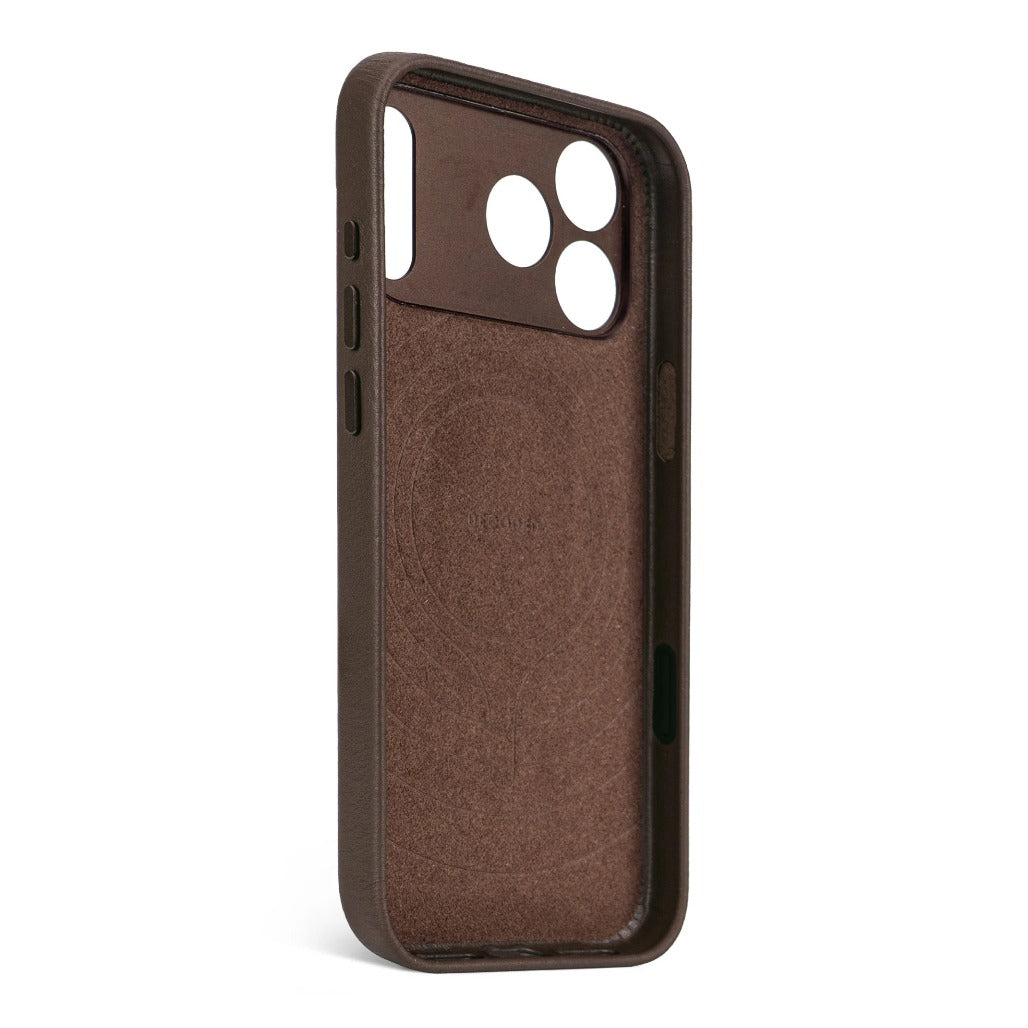 Decoded Leather Case | Chocolate Brown | iPhone 17 Pro / iPhone 17 Pro Max